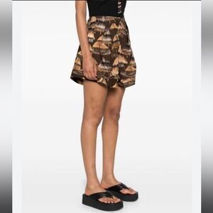 FARM Rio Shuhu-print Pleated Shorts